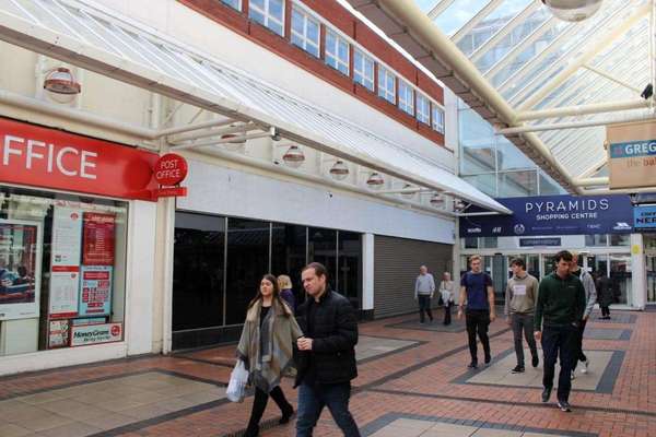 Retail to let - 39 Borough Pavement, The Pyramids, Birkenhead, CH41 2YE
