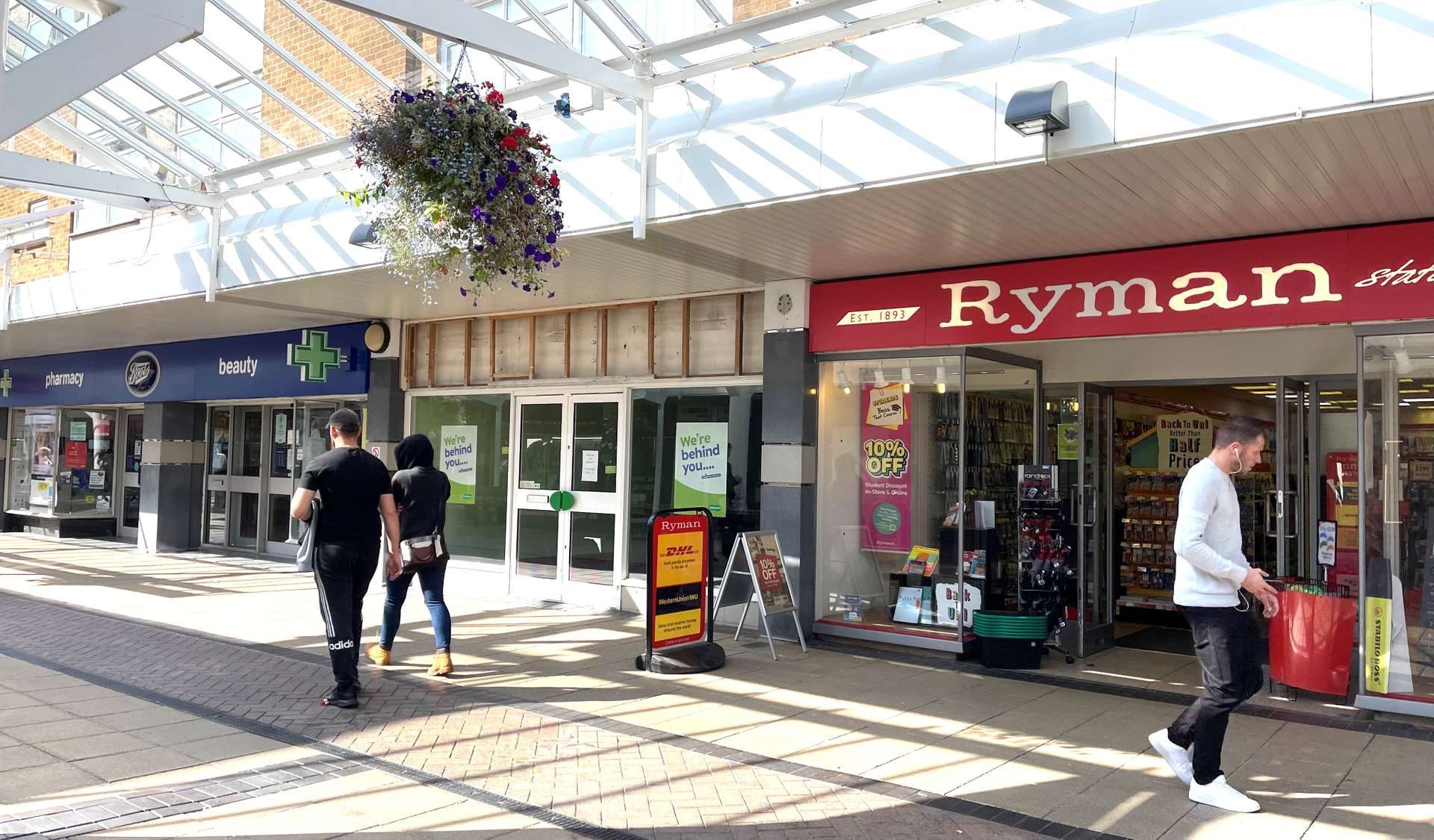 YATE SHOPPING CENTRE, 19 North Walk, Yate, BS37 4AP Property to rent