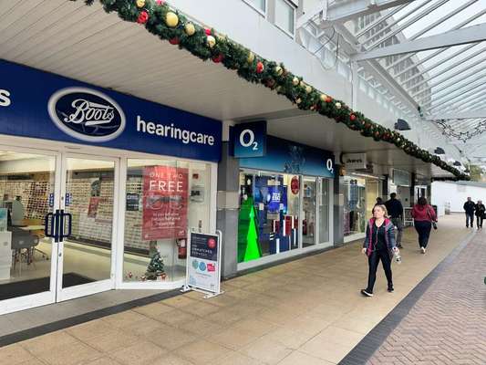 Retail to let - Yate Shopping Centre, 13 West Walk, Yate, BS37 4AX
