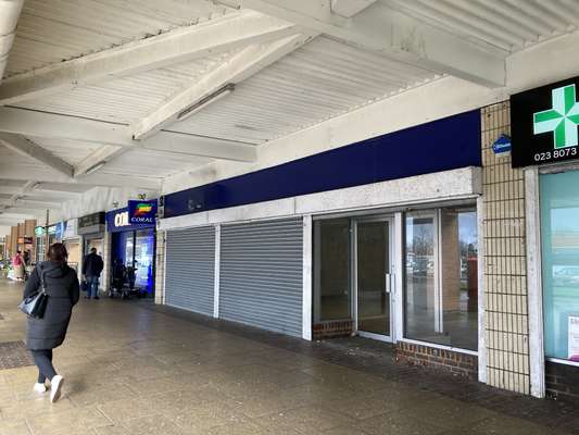 Retail to let - Lordshill District Centre, Unit 14 & 15, Southampton, SO16 8HY