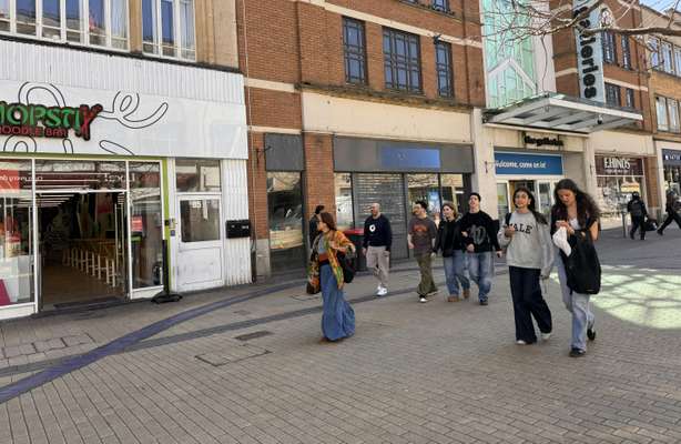 Retail to let - BRISTOL - The Galleries, 87/89 Broadmead, Bristol, BS1 3DT