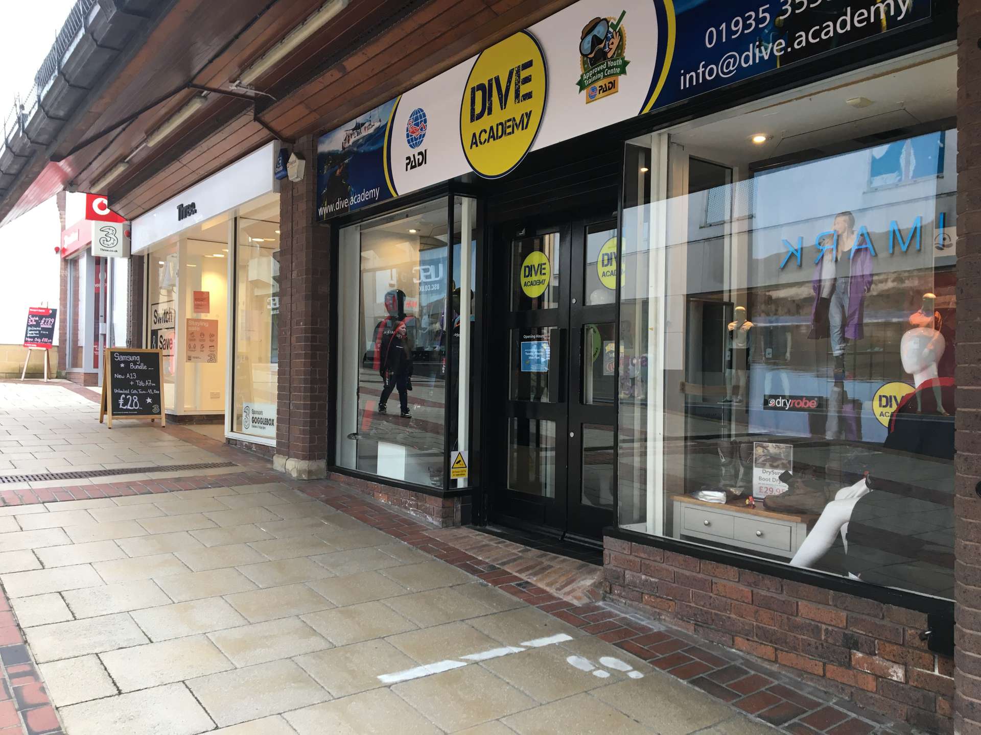 QUEDAM SHOPPING CENTRE, Unit 11, Vicarage Walk, Yeovil, BA20 1EY Property to rent Savills