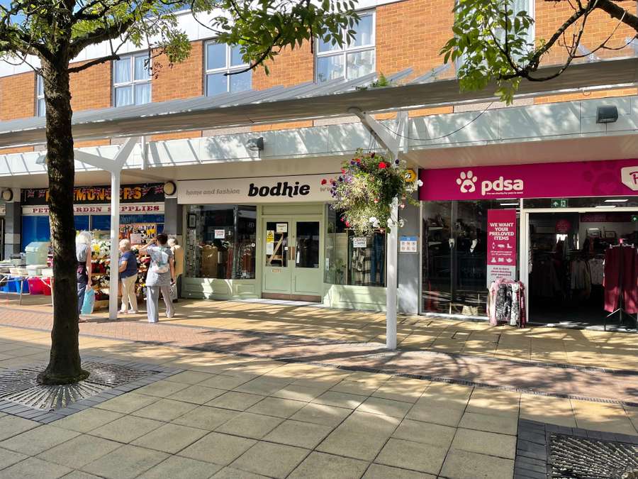 YATE SHOPPING CENTRE, 12 South Walk, Yate, BS37 4AP Property to rent