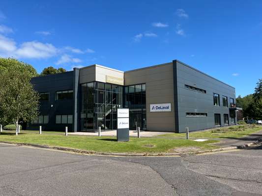 Office to let - Summers House, Pascal Close, Cardiff, CF3 0LW