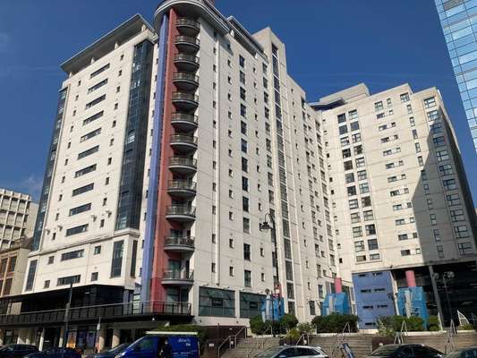 Office to let - Charles House, Landmark Place, Churchill Way, Cardiff, CF10 2HR