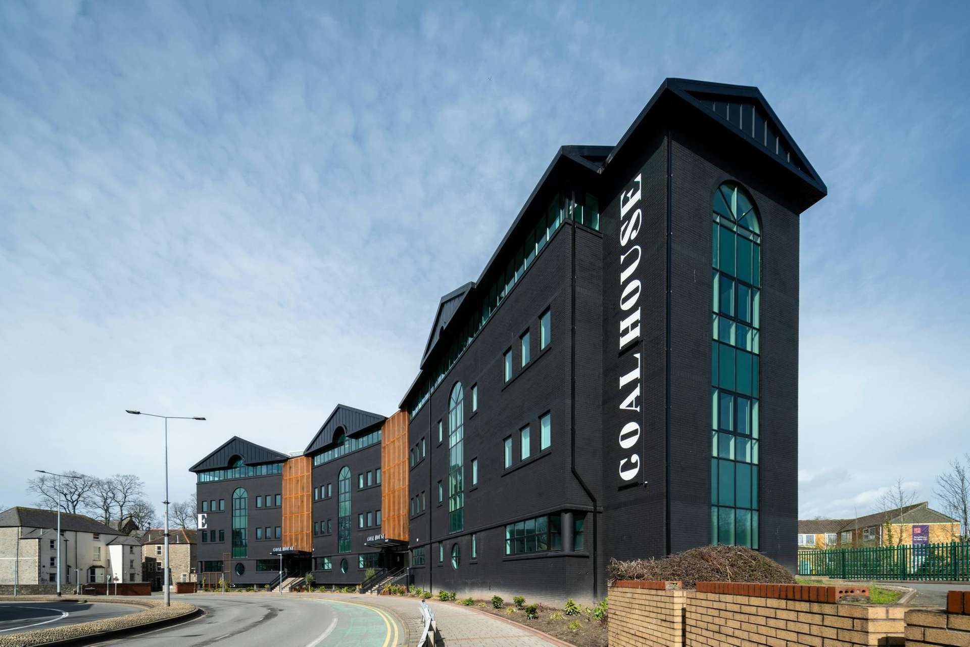 Coal House East, Dumfries Place, Cardiff, CF10 3ZF Property to rent