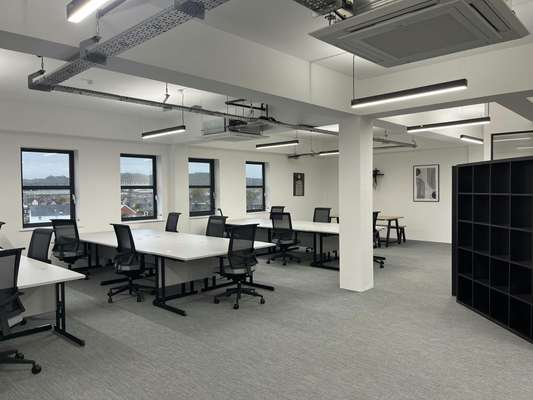 Office to let - Castlebridge, 5-19 Cowbridge Road East, Cardiff, CF11 9AB