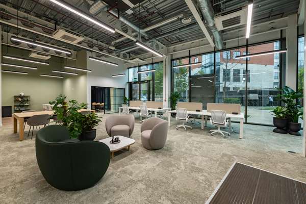 Office to let - 12 Wellington Place, Wellington Place, Leeds, LS1 4AP