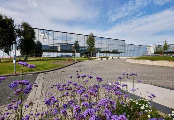 Serviced office to let - 2 Work, White Rose Park, Arlington Business Centre, Milshaw Park Lane, Leeds, LS11 0NE