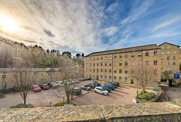Office to let - Fearnley Mill, Dean Clough, Halifax, HX3 5AX
