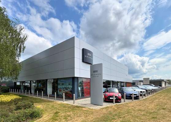 Automotive to let - Rutherford Way, Swindon Village, Cheltenham, GL51 9TU