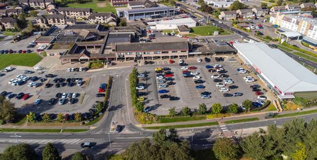 Retail to let - Westhill Shopping Centre, Aberdeen, AB32 6RL
