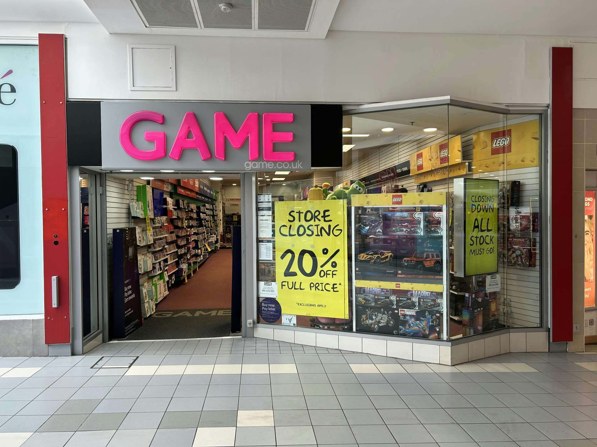 Retail to let - Unit 19, St John's Shopping Centre, Perth, PH1 5UB