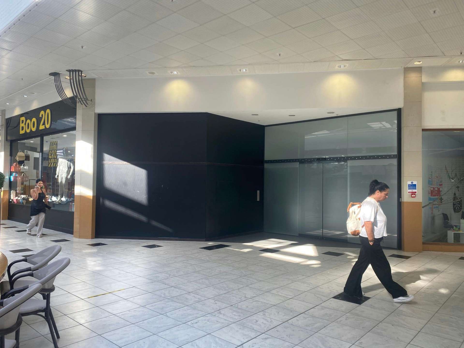 Retail to let - Unit 2, Princes Square, East Kilbride Shopping Centre, East Kilbride, G74 1LL