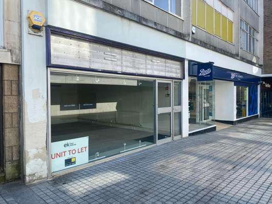 Retail to let - 10 Brouster Gate, Princes Mall, East Kilbride Shopping Centre, East Kilbride, G74 1LL
