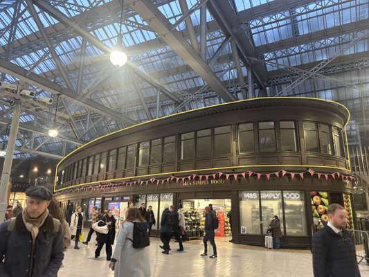 Retail to let - Unit 2, Central Station, Gordon Street, Glasgow, G1 3SL