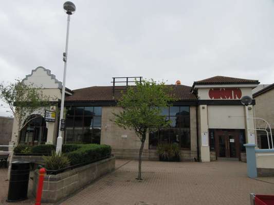 Retail to let - 2 Queens Links Leisure Park, Links Road, Aberdeen, AB24 5EN