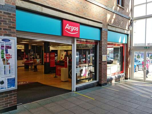 Retail to let - Unit 12, Carlton Lanes Shopping Centre, Carlton Street, Castleford, WF10 1AD