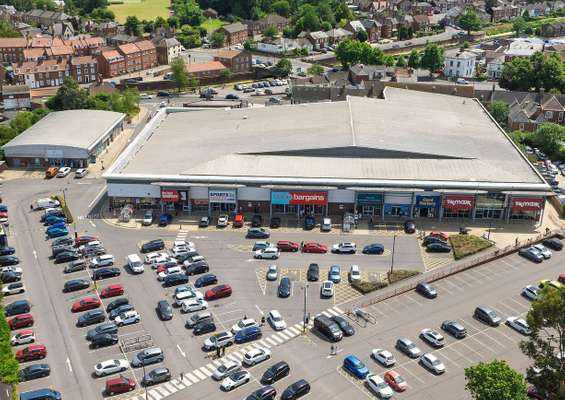Retail to let - Boston Shopping Park, Horncastle Road, Boston, PE21 9BD