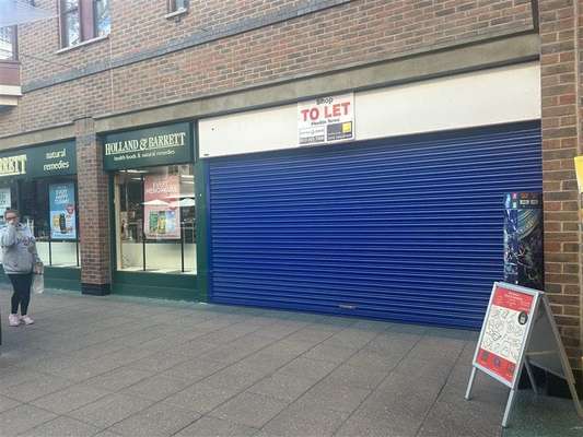 Retail to let - Unit 14b Carlton Lanes Shopping Centre, Castleford, WF10 1AD
