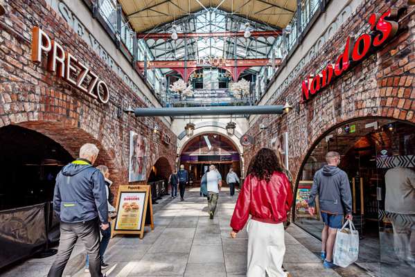 Retail to let - The Vaults, Market Place, Bolton, BL1 2AL