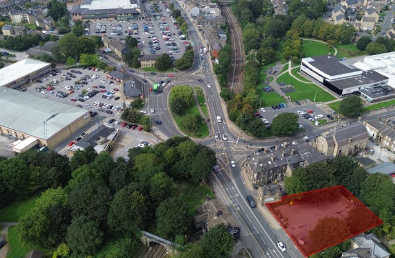 Industrial to let - Leeds Road, Guiseley, LS20 9NA