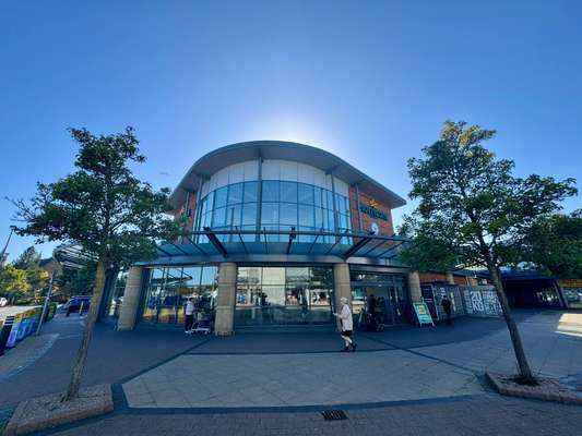 Retail to let - Viking Precinct, Jarrow, NE32 3LQ