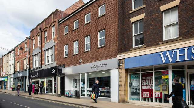 Retail to let - 35-35a Bridge Street, Morpeth, NE61 1PE