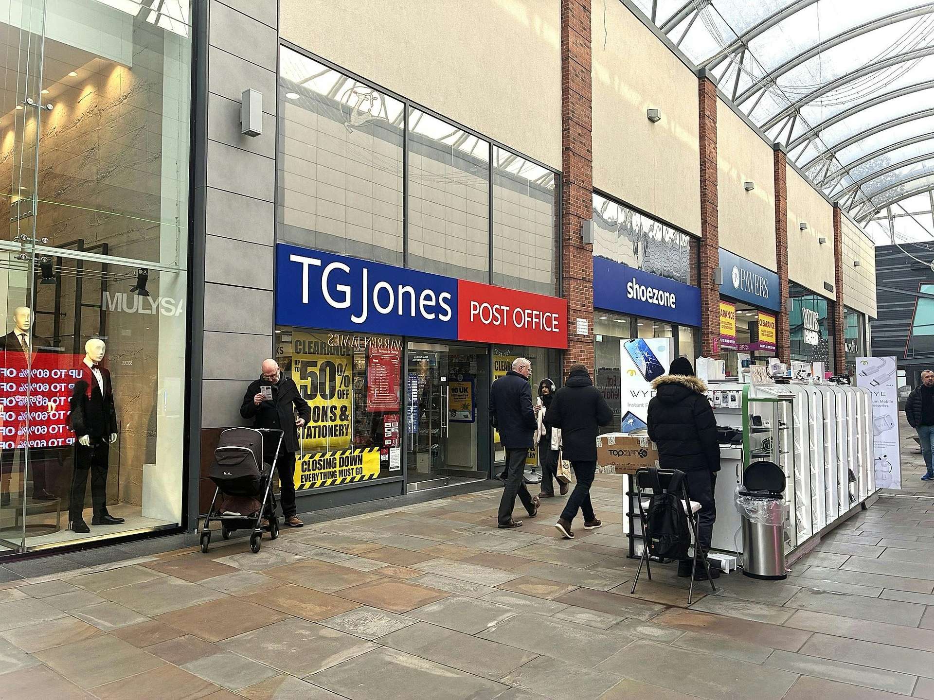Retail to let - Unit G24, Trinity Walk, Wakefield, WF1 1QU