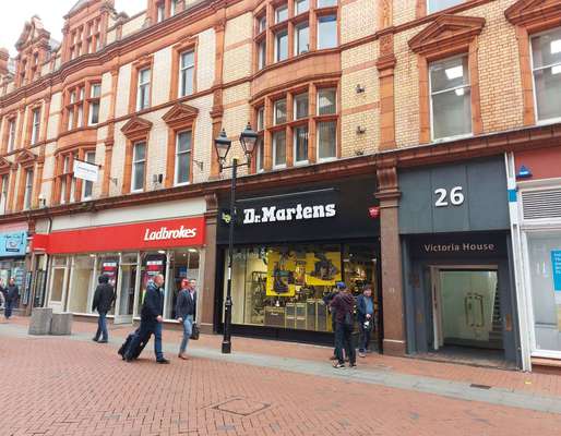 Retail to let - 24 Queen Victoria Street, Queen Victoria Street, Reading, RG1 1TG
