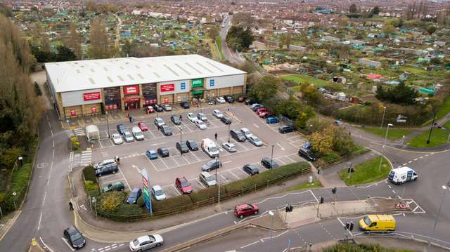 Retail to let - Burrfields Retail Park, Portsmouth, PO3 5HH