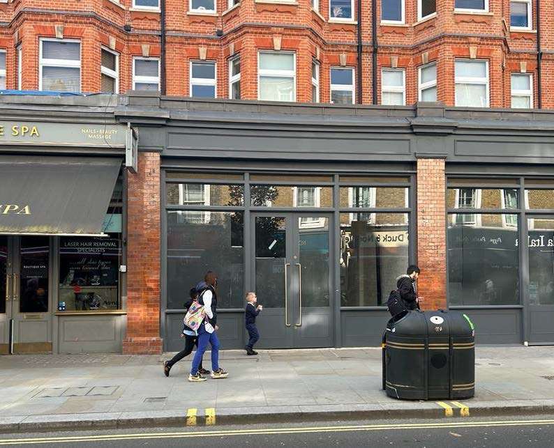 Retail to let - 125 Queensway, Queensway, W2 4SJ