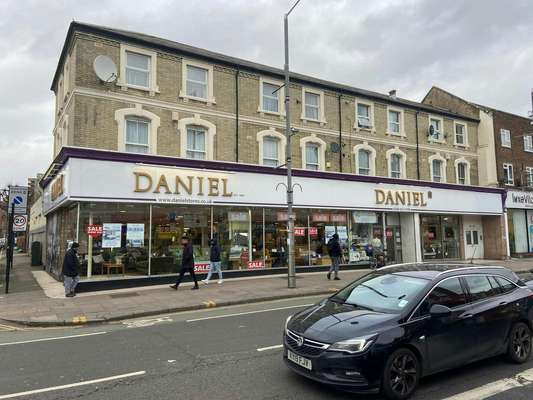 Retail to let - 132 -138 Uxbridge Road, Ealing, W13 8QS