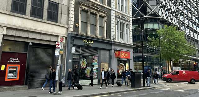 Retail to let - 88 Cannon Street, London, EC4N 6HT