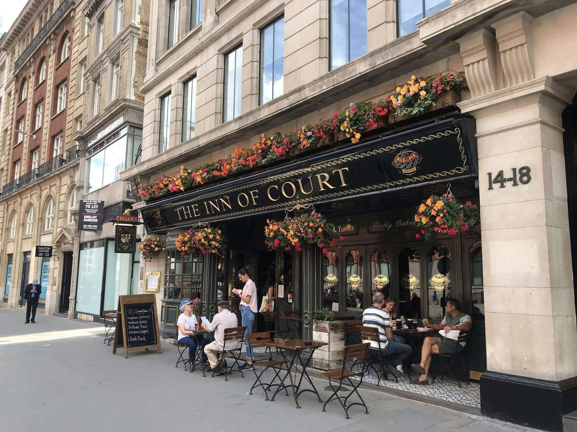 Retail to let - 18 Holborn, Holborn, EC1N 2LE