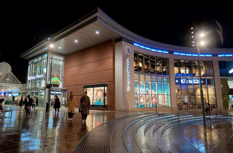 Retail to let - Wolsey Place, Woking, GU21 6GH