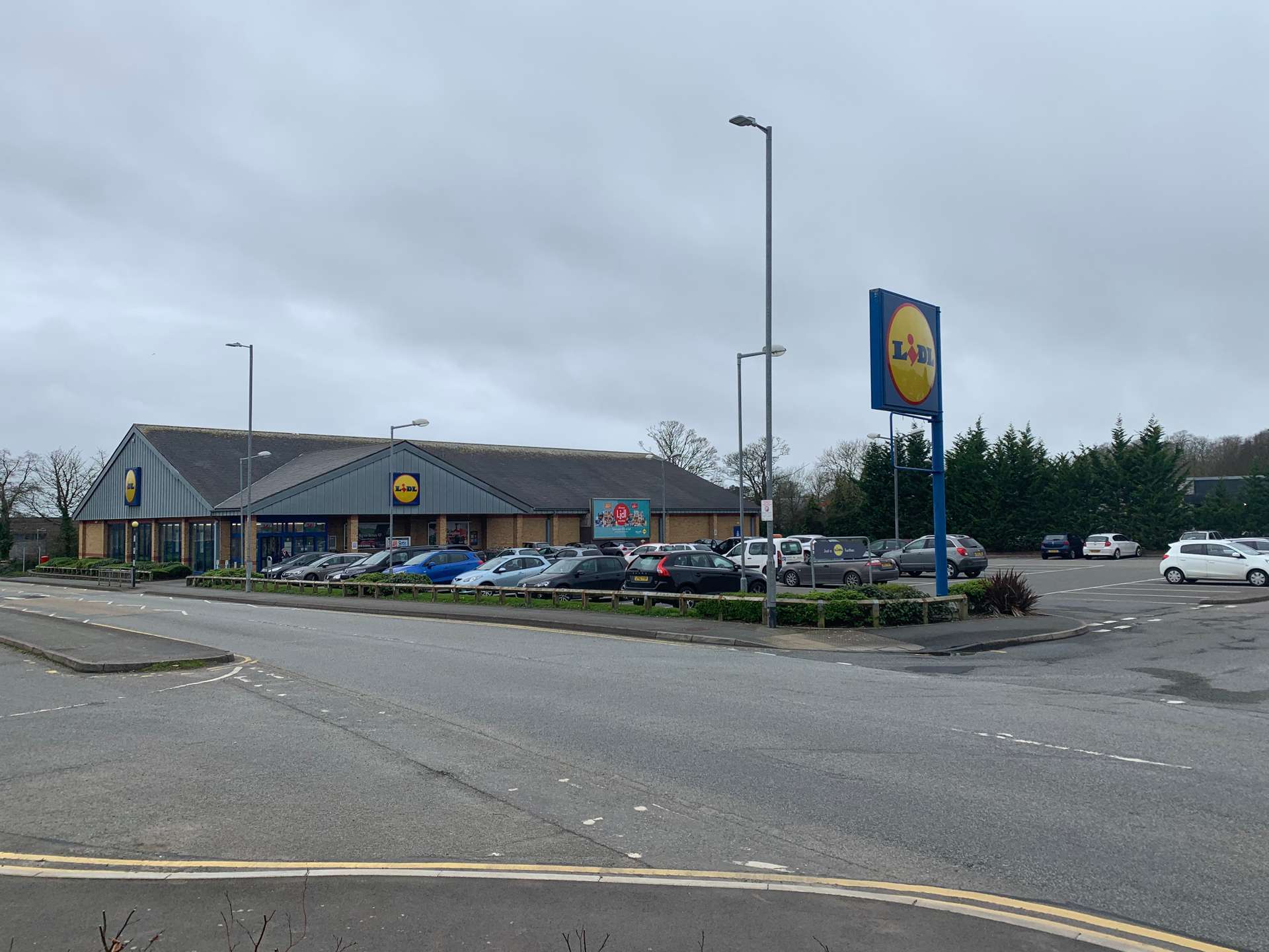 Lidl, Industrial Estate Road, Llangefni, LL77 7JH Property to rent