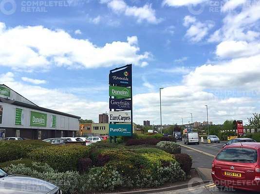 Retail to let - Ravenside Retail Park, Fenton, Stoke On Trent, ST4 2HT