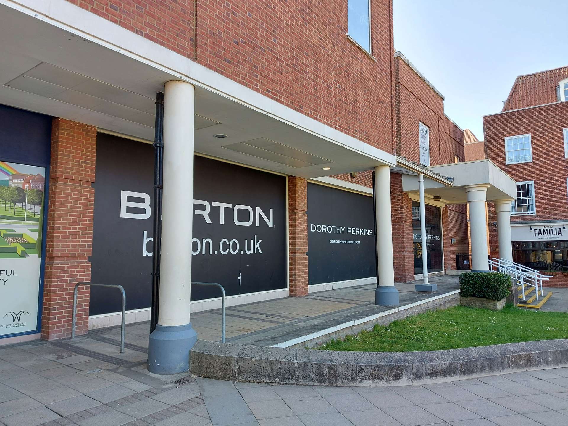 Savills Unit 32, The Howard Centre, Osborn Way, Welwyn Garden City