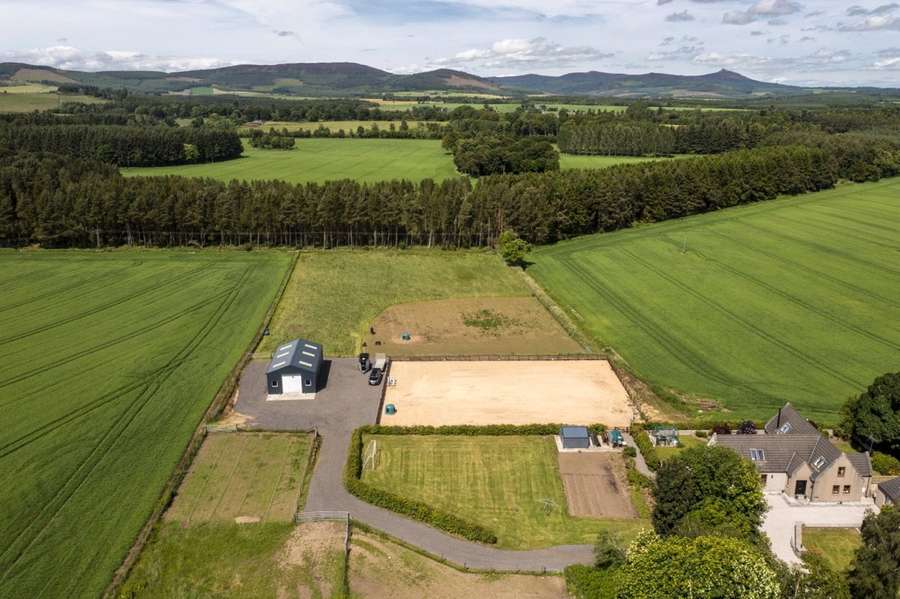 Lismore House, Sauchen, Inverurie, Aberdeenshire, AB51 7QQ Property