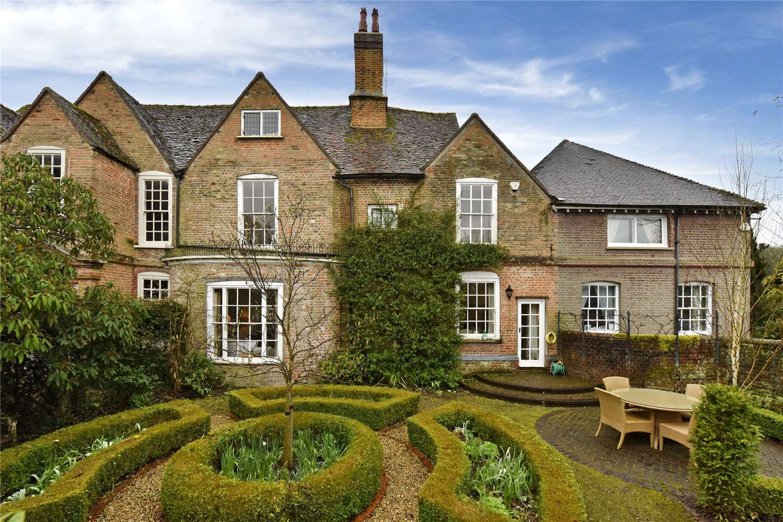 Little Shardeloes, High Street, Old Amersham, Buckinghamshire, HP7 0EF