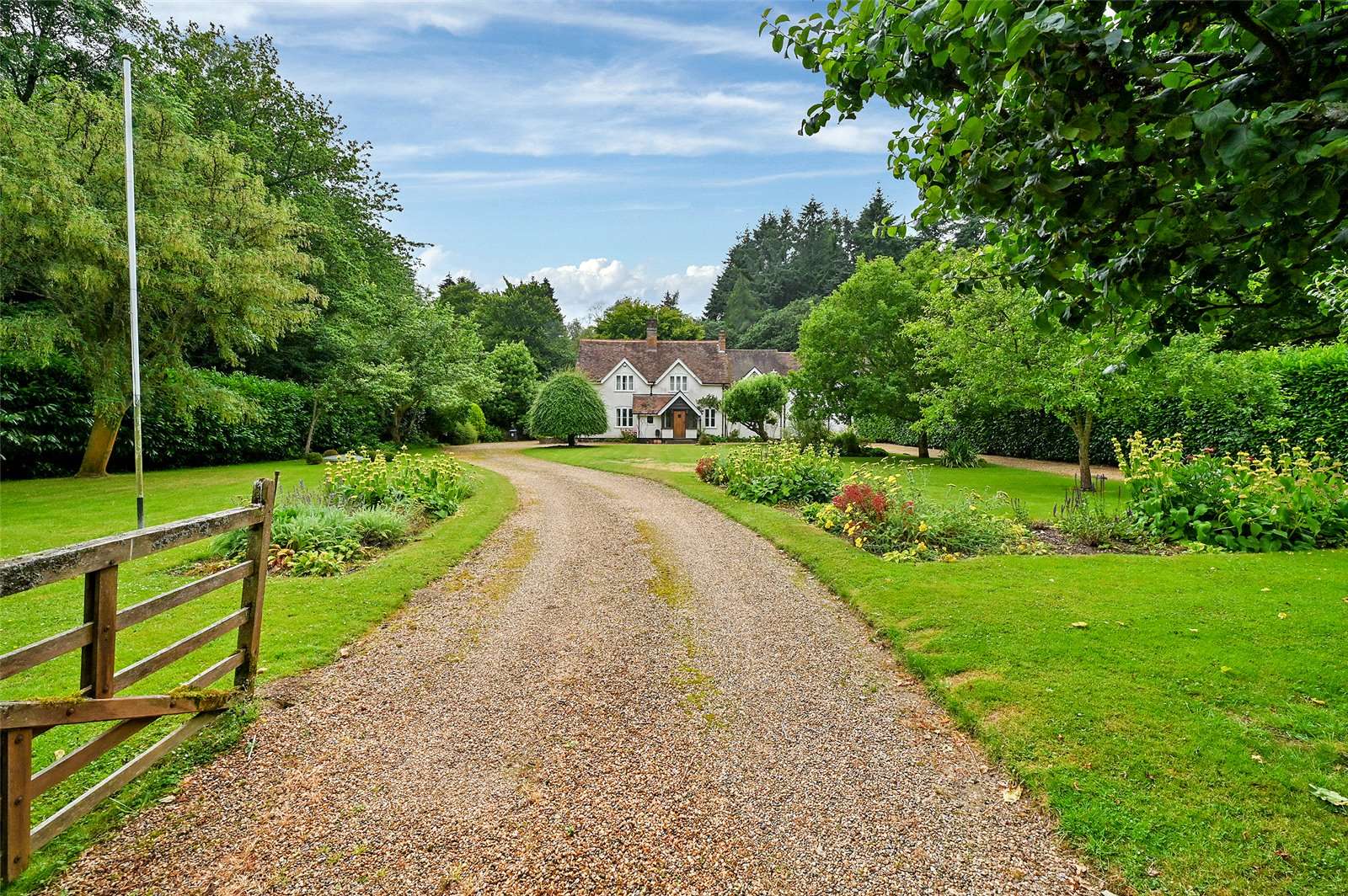 Kiln Road, Hastoe, Tring, Hertfordshire, HP23 6PE Property to rent