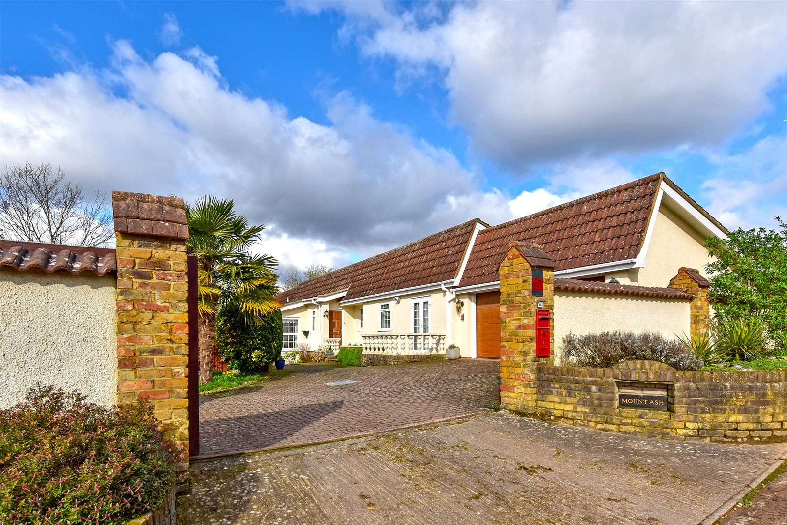 Bramble Lane, Amersham, Buckinghamshire, HP7 9DN Property to rent Savills