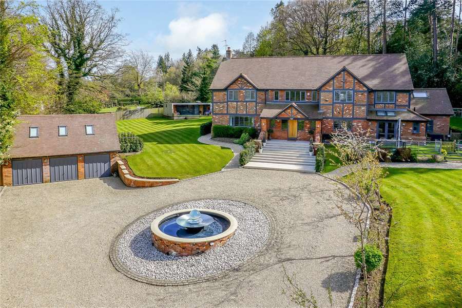 Hare Lane, Little Kingshill, Buckinghamshire, HP16 0EF Property for