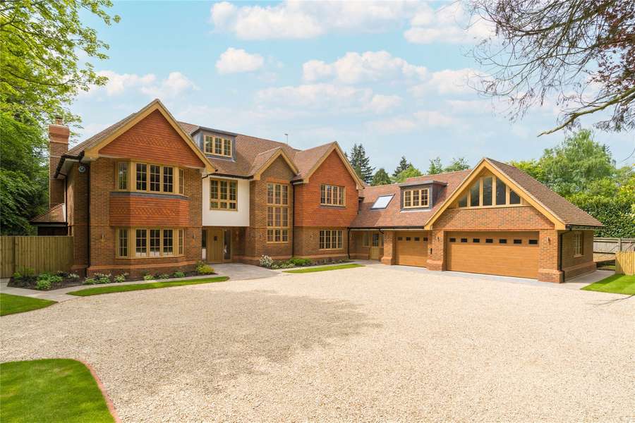 Nightingales Lane, Chalfont St. Giles, Buckinghamshire, HP8 4SR New