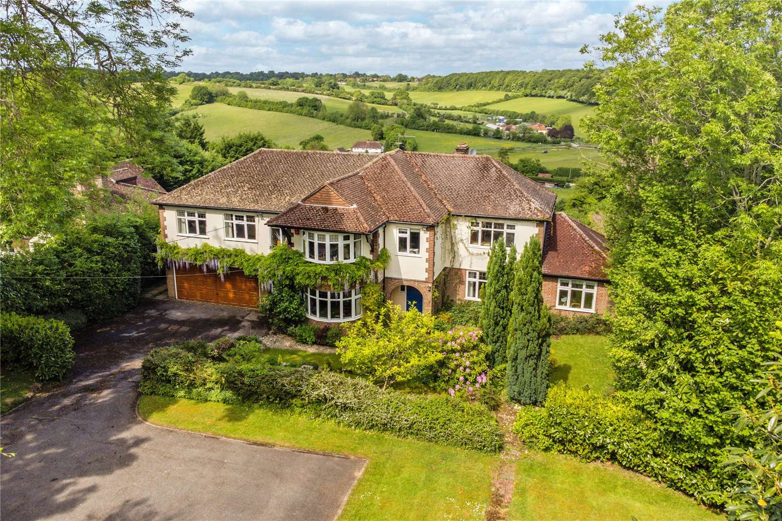 Savills Chartridge Lane, Chesham, Buckinghamshire, HP5 2SQ Bất động