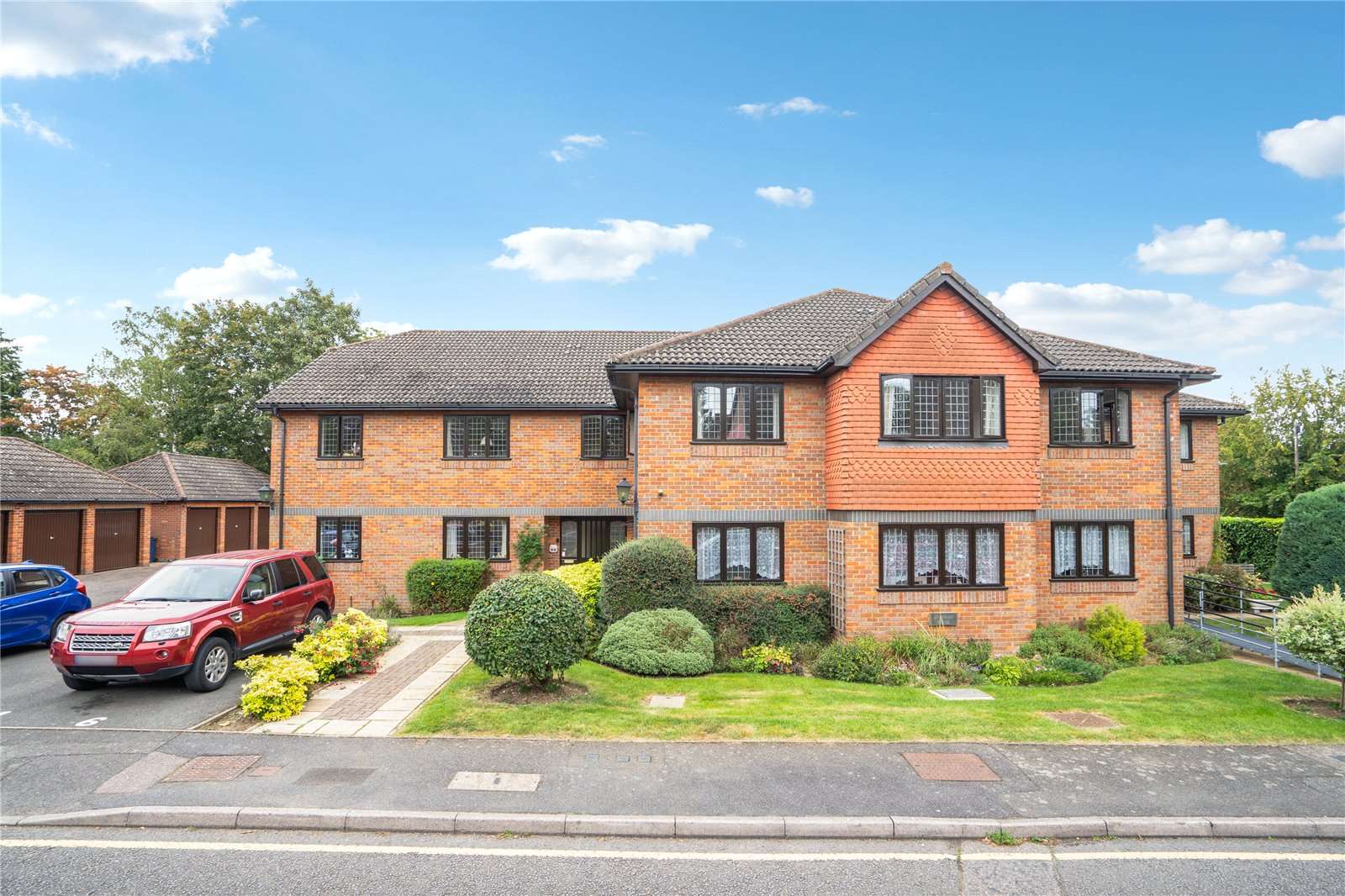 Hervines Court, Amersham, Buckinghamshire, HP6 5HG Property for sale