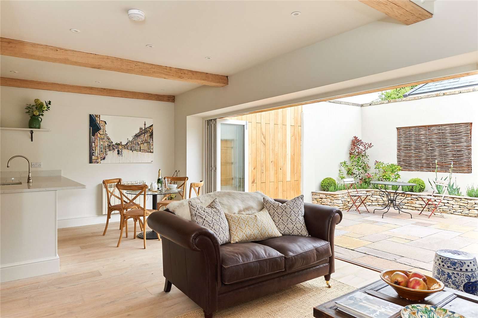 5 The Crown, High Street, Marshfield, Chippenham, Wiltshire, SN14 8LR