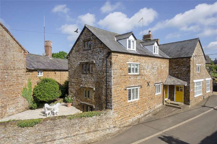 Banbury Lane, Byfield, Daventry, Northamptonshire, NN11 6UX Property for sale Savills