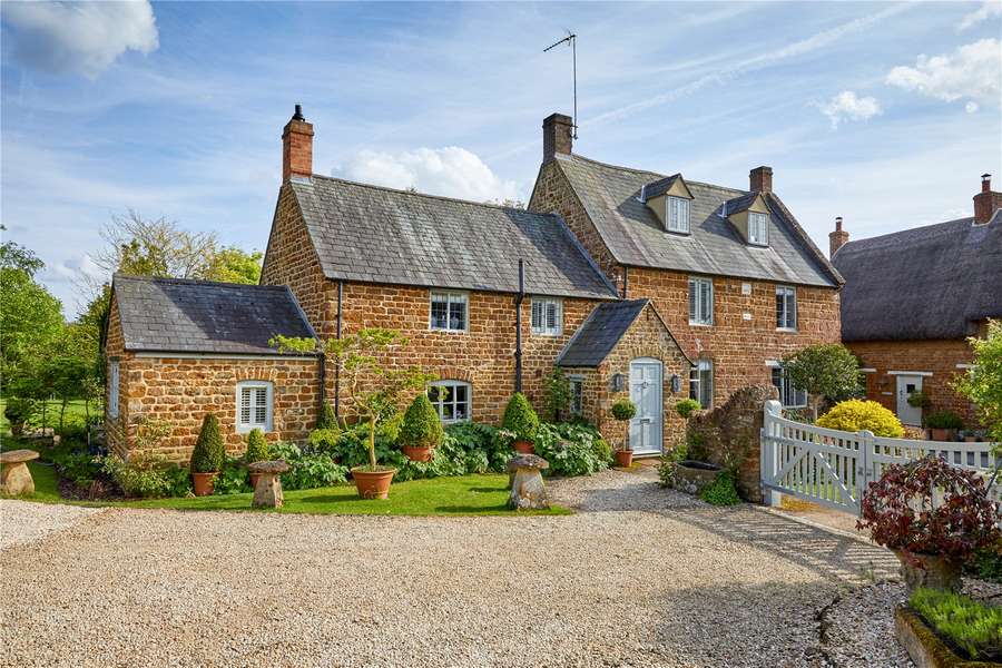 Wigginton, Oxfordshire, OX15 4JZ Property for sale Savills